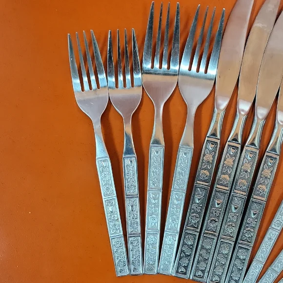 Vintage-Style Silver Floral Cutlery Set - 12 Piece (Silver) - Picture 6 of 8